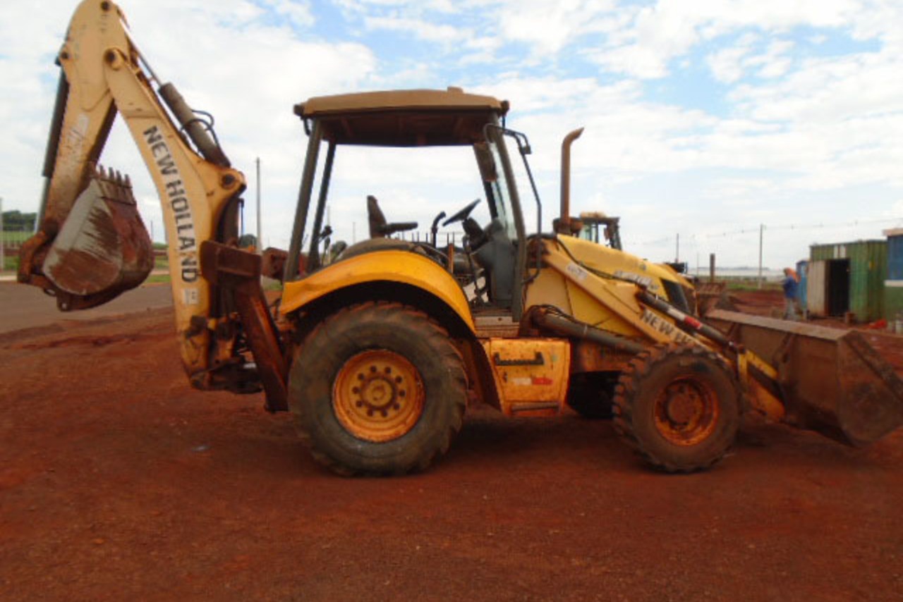 New Holland B90B - 11/11 8
