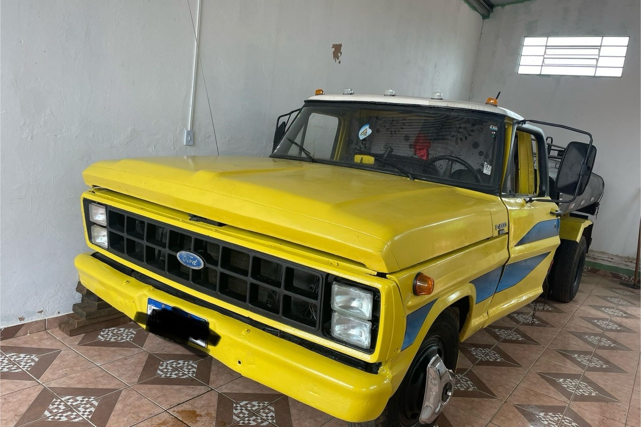 Ford F4000 - 78/78 2