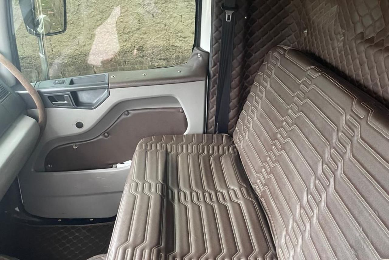Volkswagen 24-250 E Constellation 3-Eixos - 07/07 10