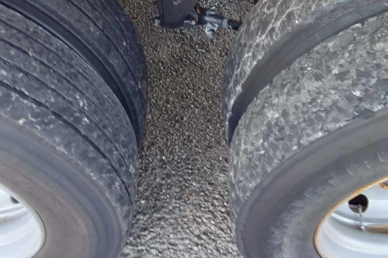 Volkswagen 26-260 Constellation 6x2 (E6) - 24/25 11