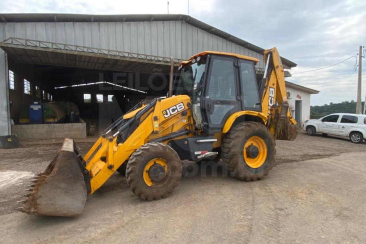 JCB 3CX -  8
