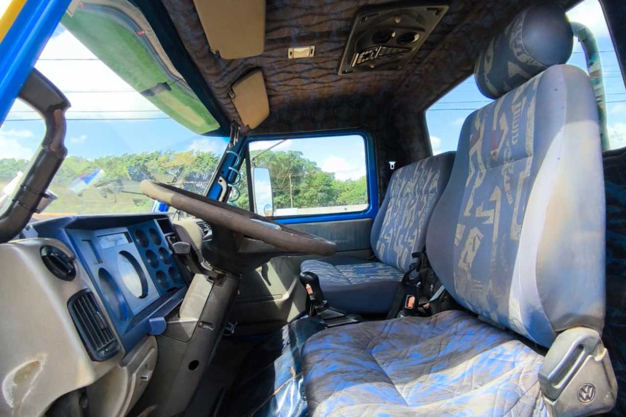 Volkswagen 23 210 - 04/04 6