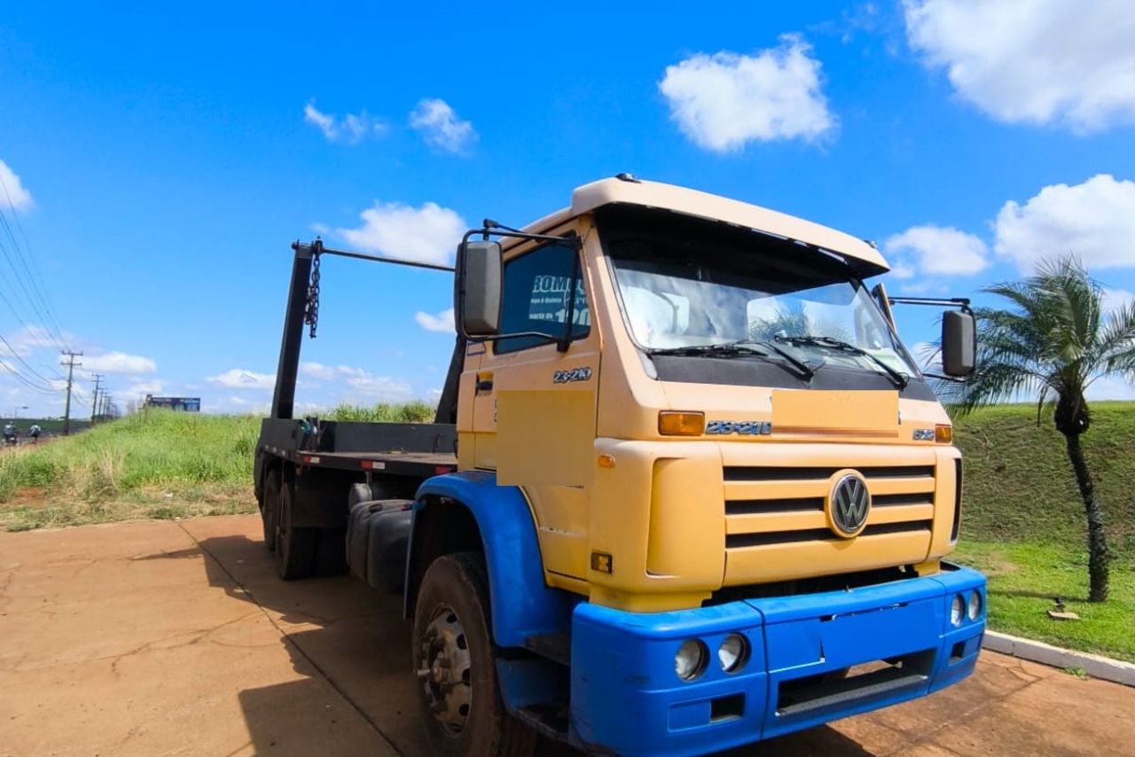 Volkswagen 23 210 - 04/04 10