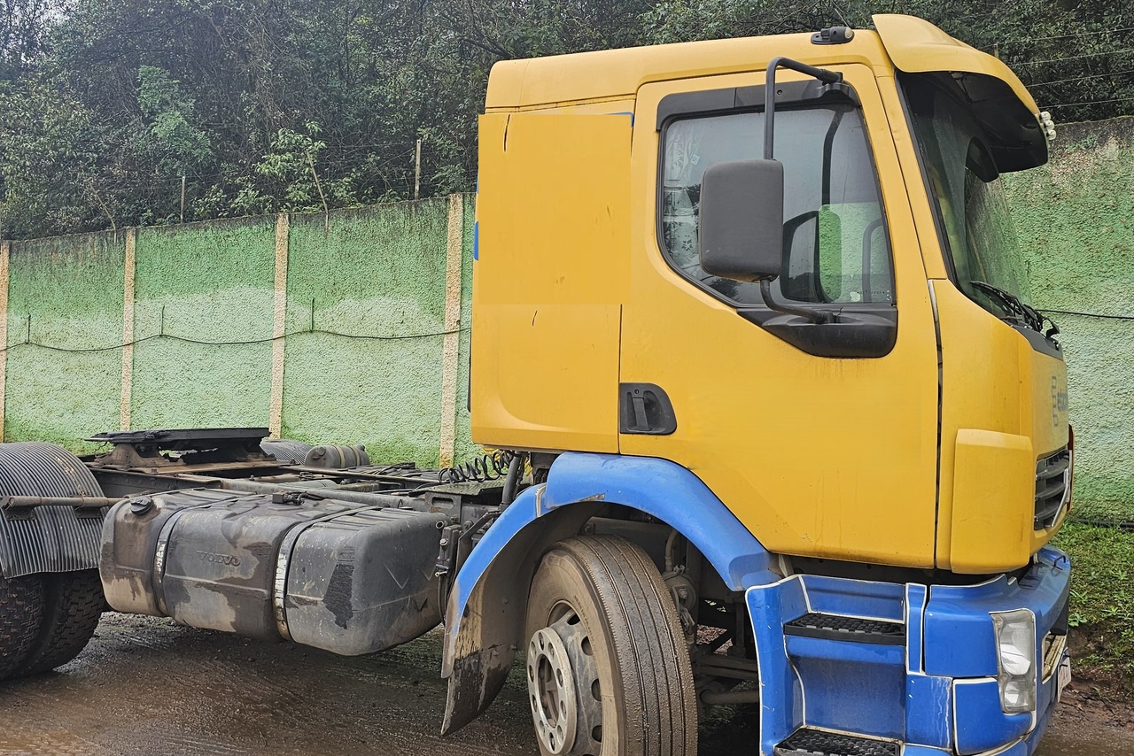 Volvo VM310 - 08/08 5
