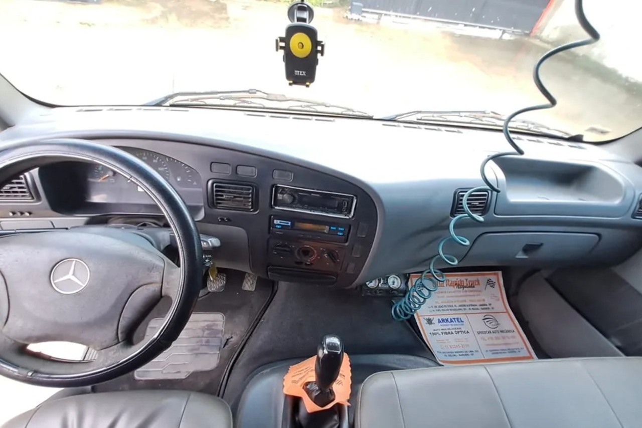 Mercedes Benz Accelo 915 - 10/10 9