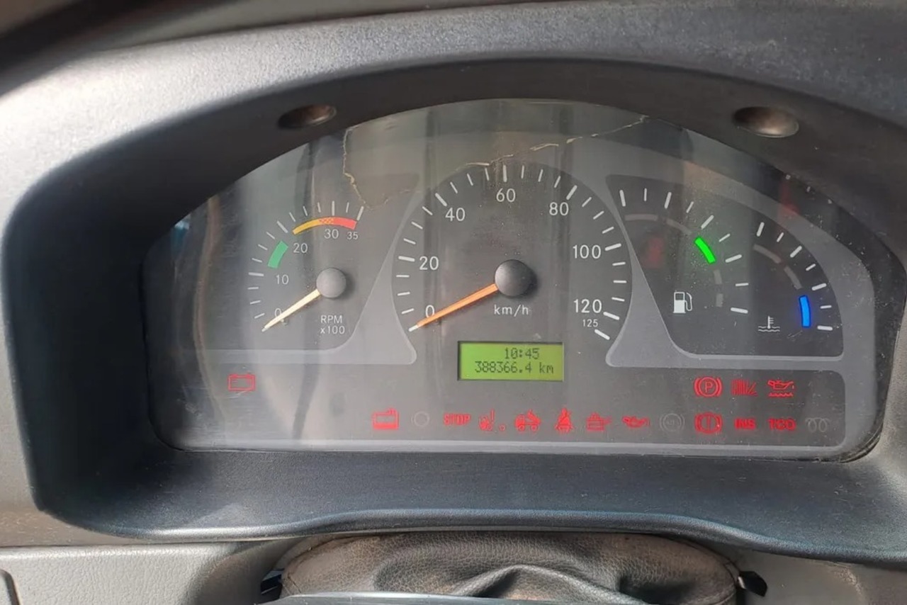 Mercedes Benz Accelo 915 - 10/10 15