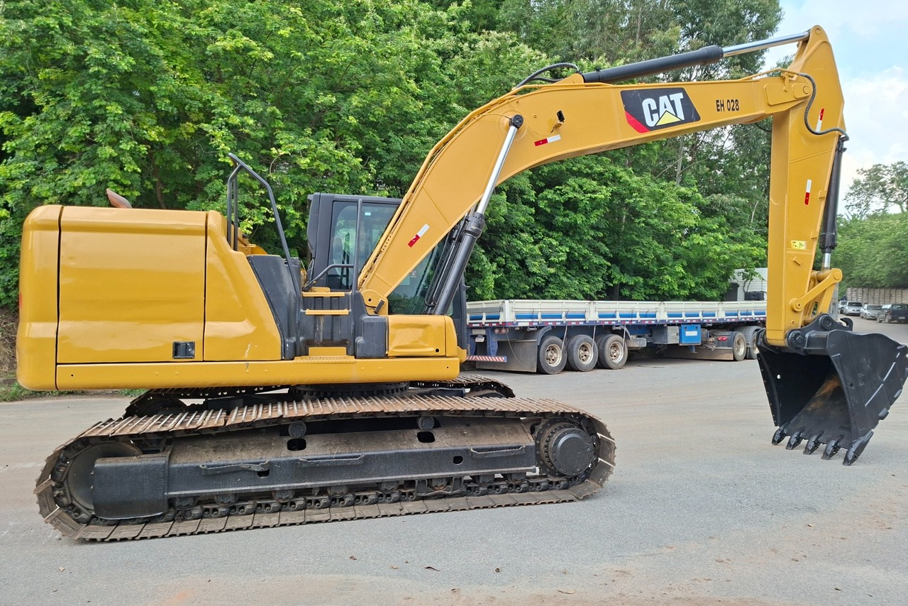Caterpillar  320 - 18/18 2