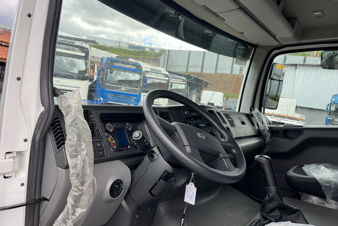 Volkswagen 24-280 E Constellation 6x2 - 21/22 9
