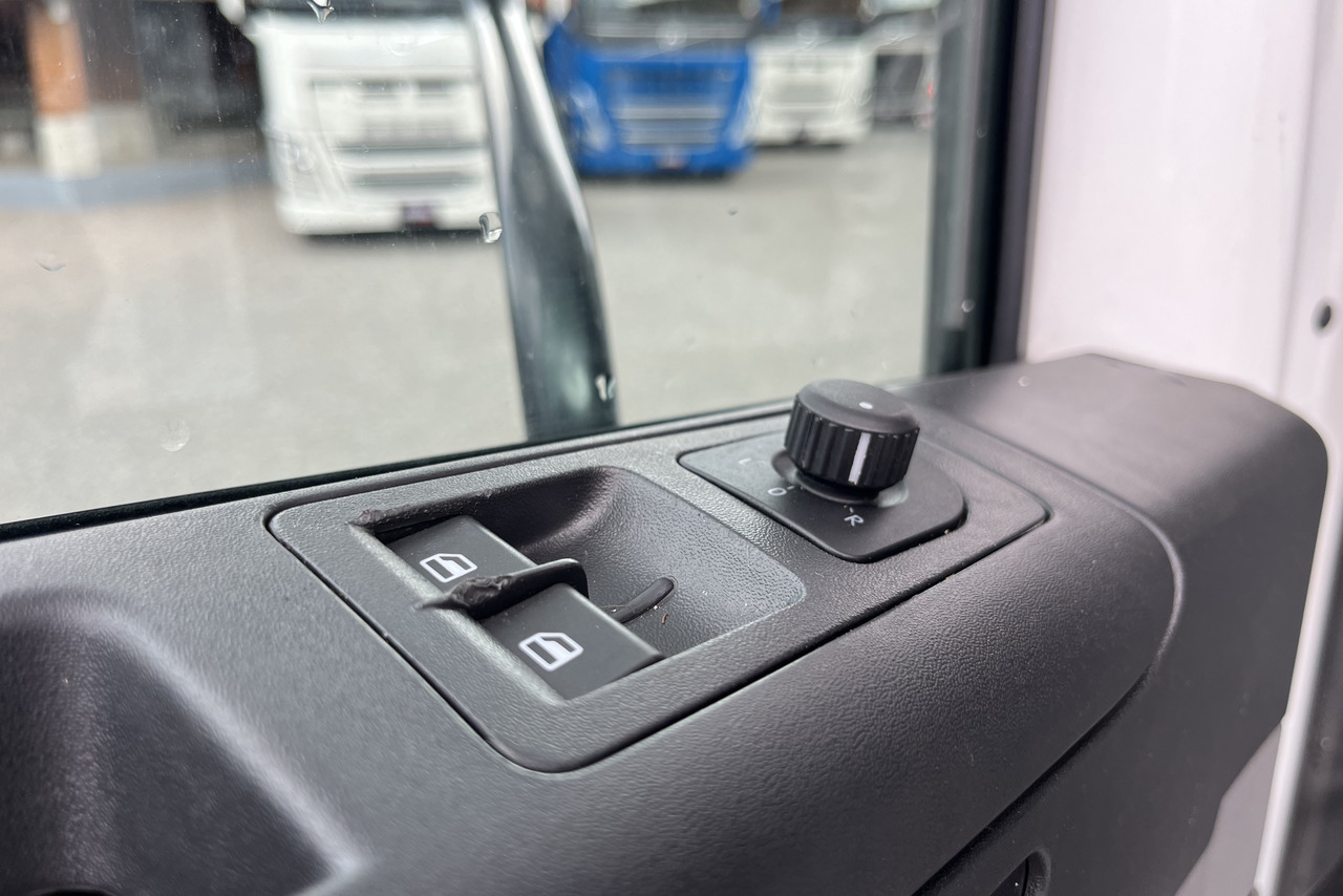 Volkswagen 24-280 E Constellation 6x2 - 21/22 10