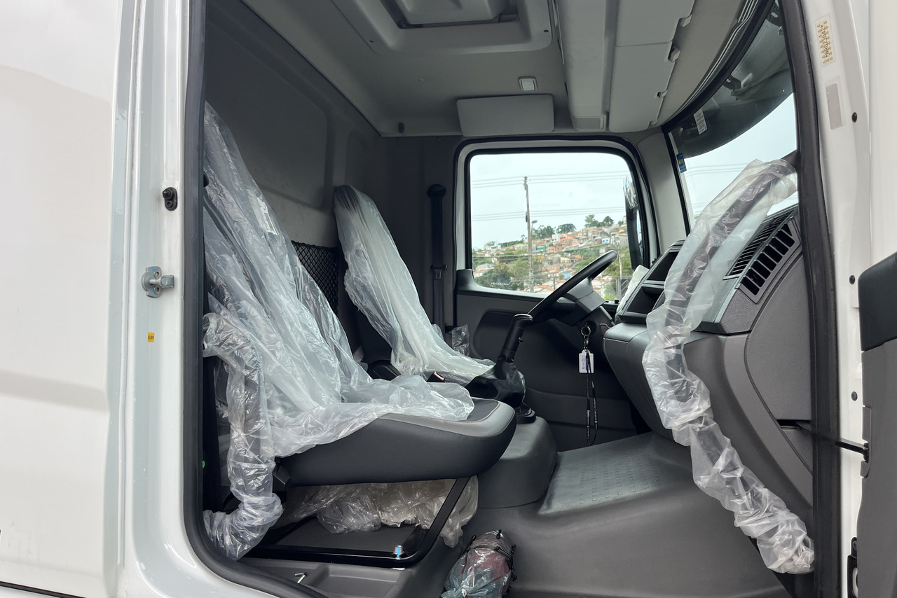 Volkswagen 24-280 E Constellation 6x2 - 21/22 11
