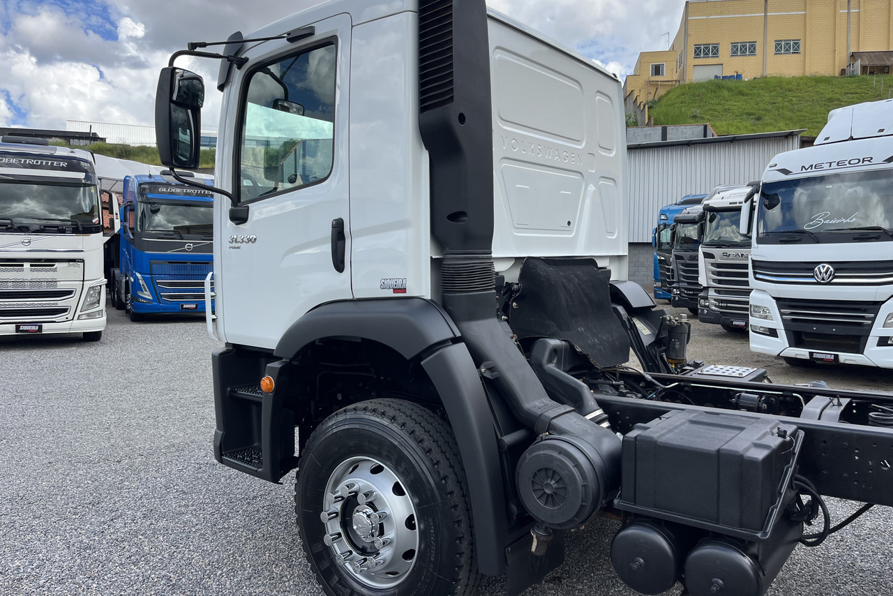 Volkswagen 31-330 E Constellation 6x4 - 22/23 6