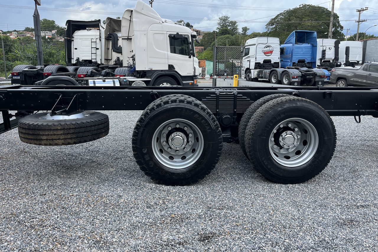 Volkswagen 31-330 E Constellation 6x4 - 22/23 10