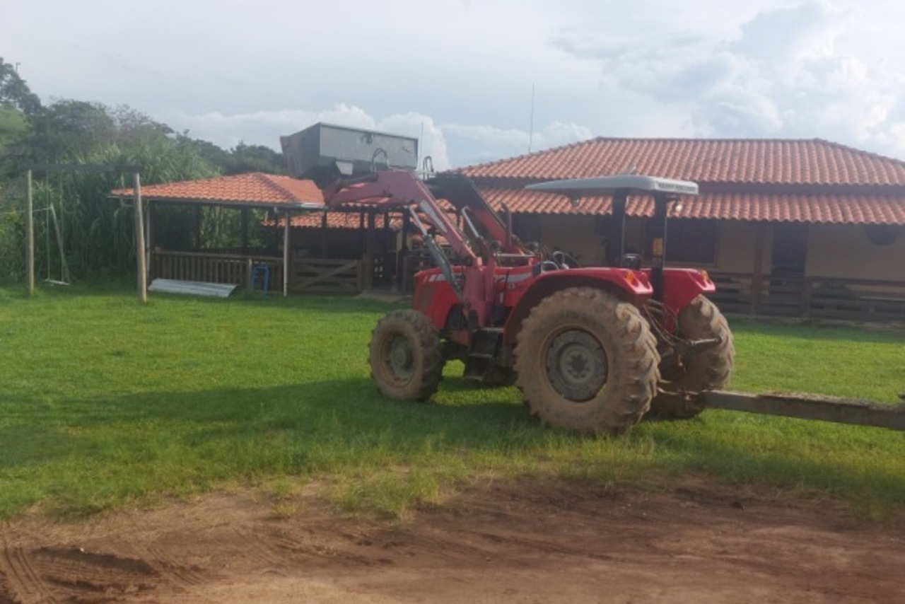 Massey Ferguson 4275 - 12/12 2
