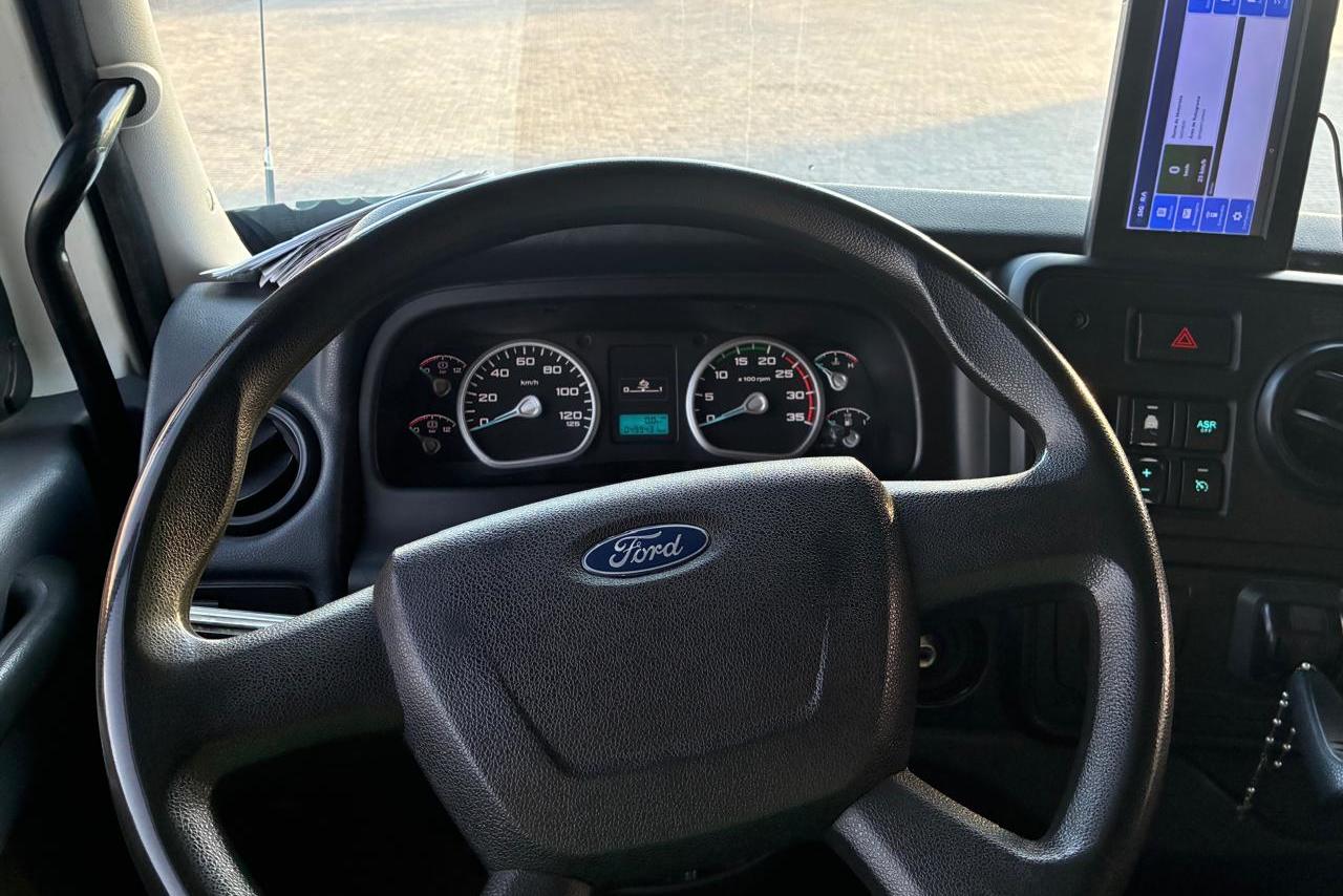 Ford Cargo2423 - 18/19 2
