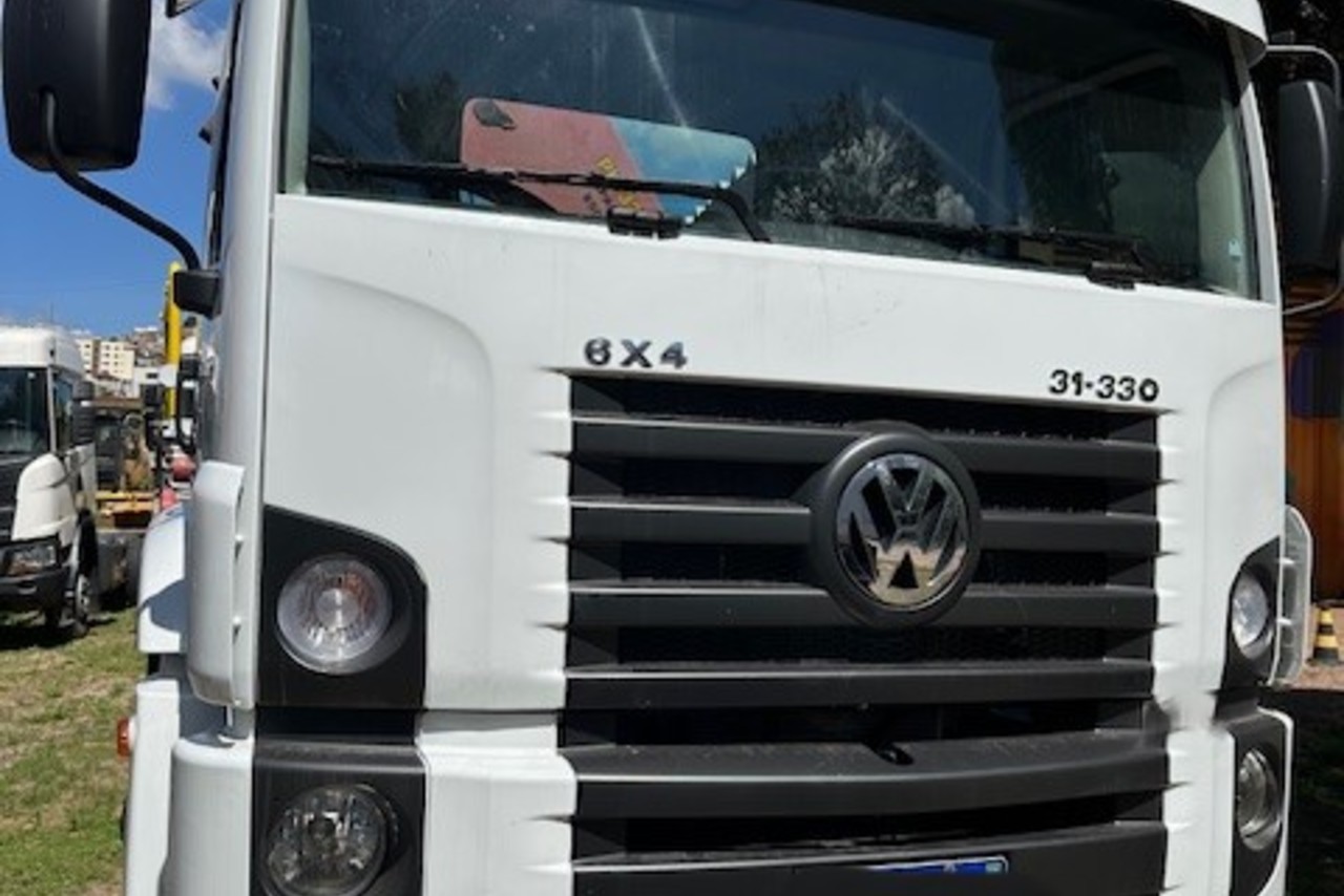Volkswagen 31-330 E Constellation 6x4 - 13/14 2