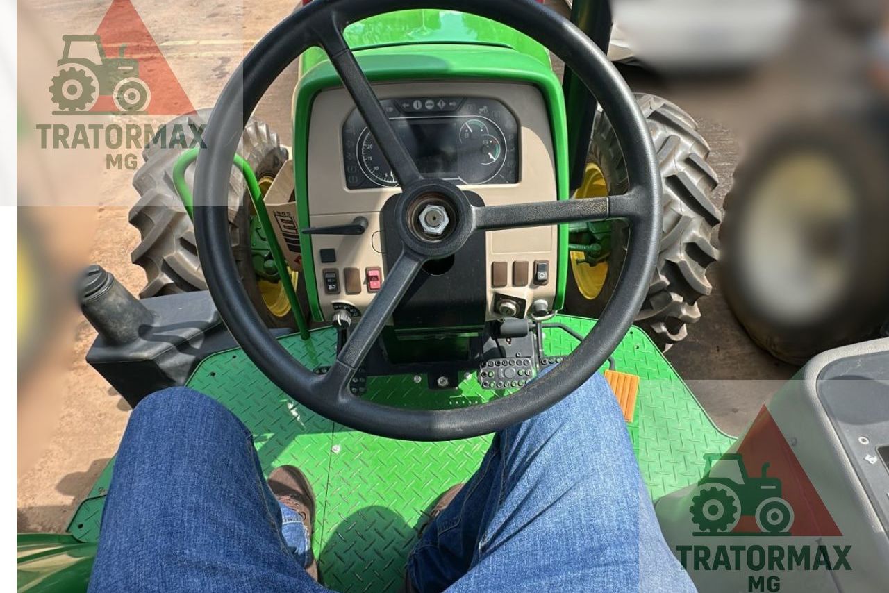 John Deere 6125J - 23/23 5