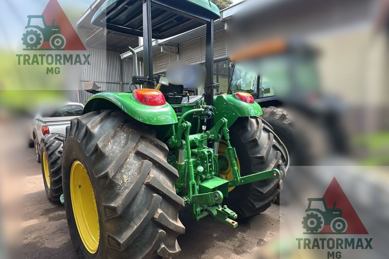 John Deere 6125J - 23/23 8