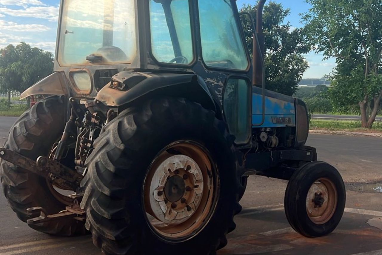 Valtra 700 - 02/02 5