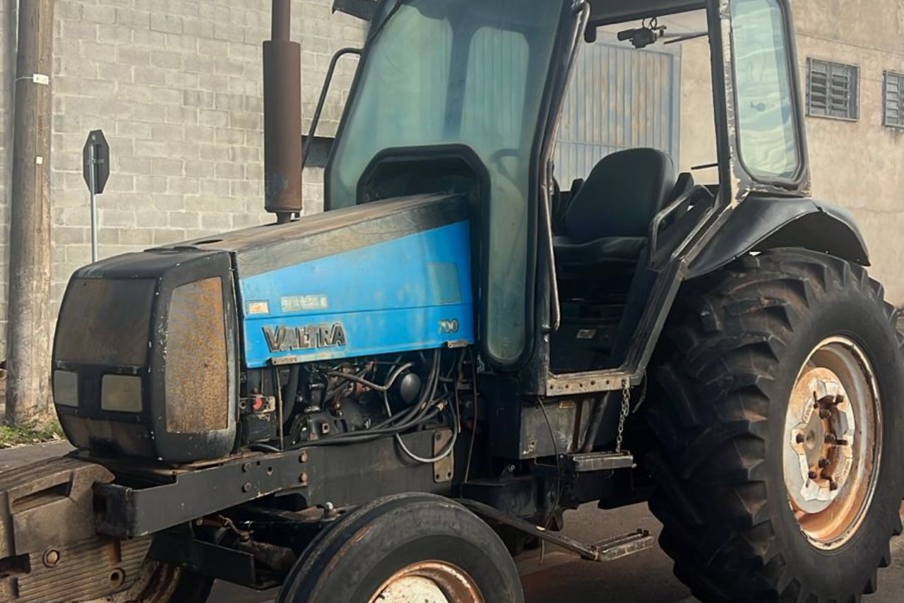 Valtra 700 - 02/02 6