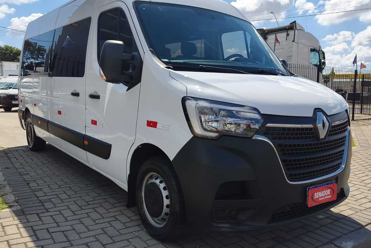 Renault Master Minibus - 23/24 2