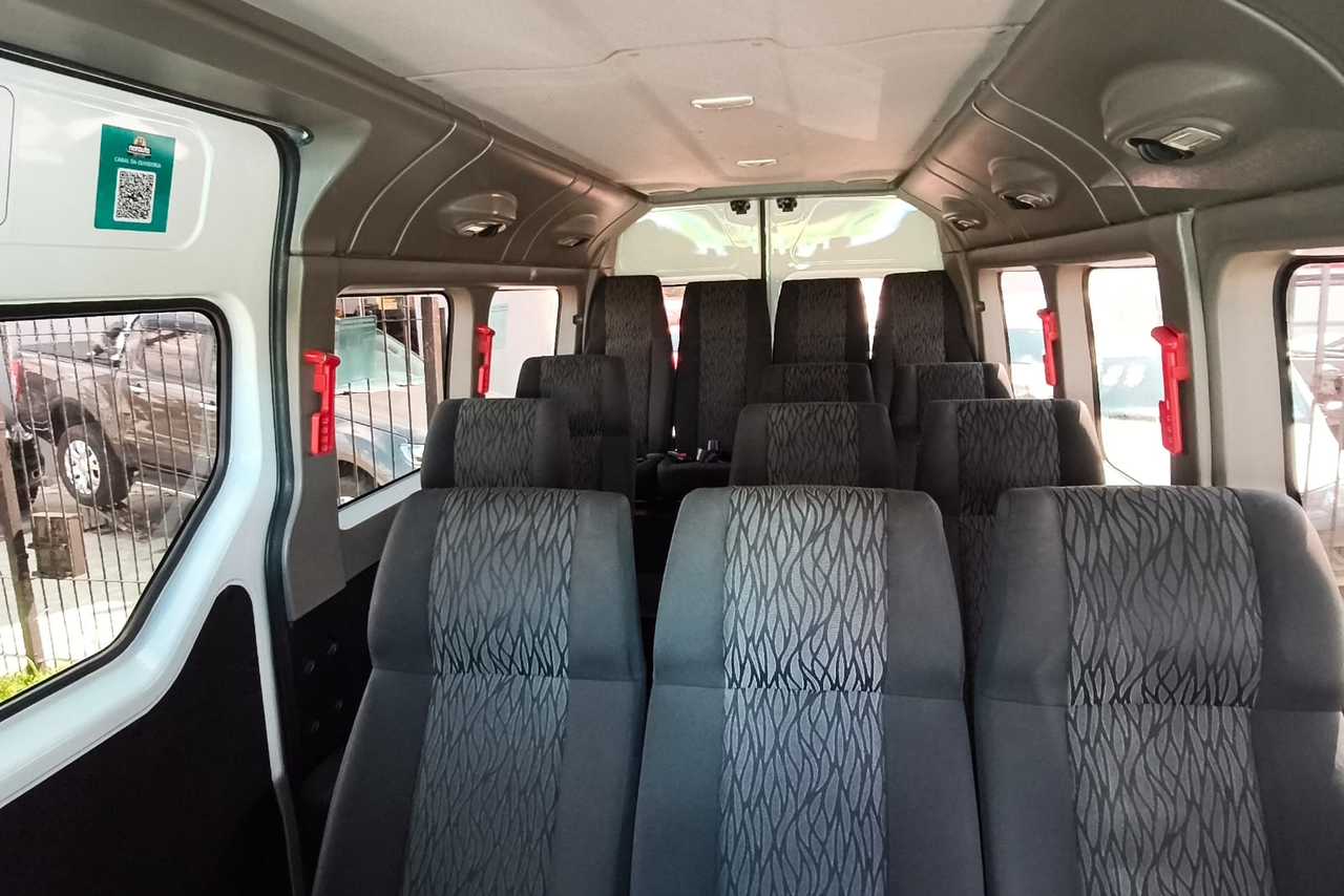 Renault Master Minibus - 23/24 10
