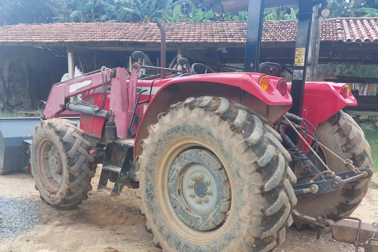Massey Ferguson 4275 - 12/12 4