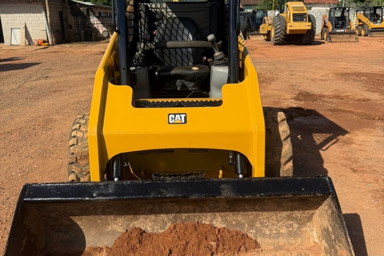 Caterpillar 226 - 12/12 10