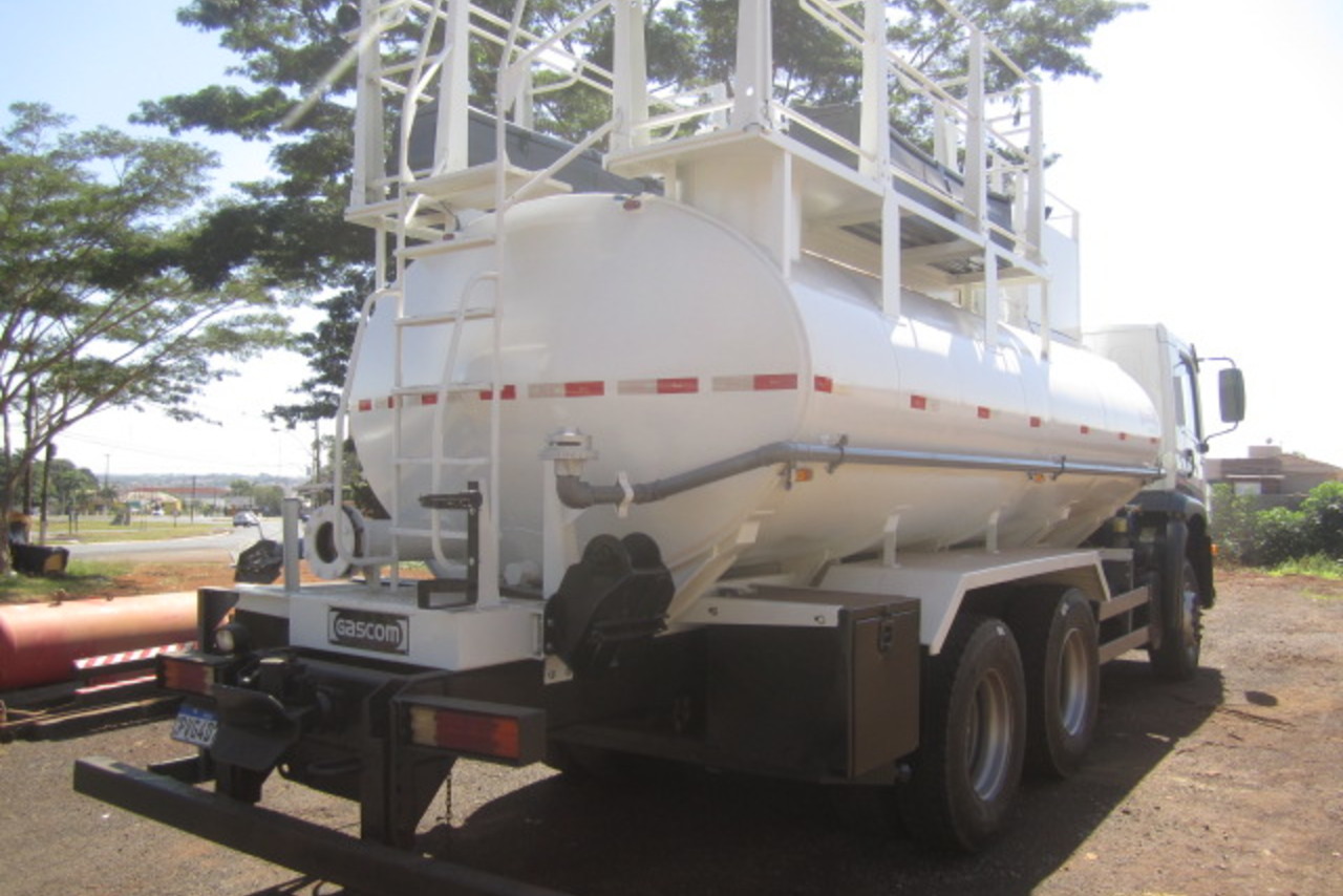 Volkswagen 31-330 E Constellation 6x4 - 14/15 3