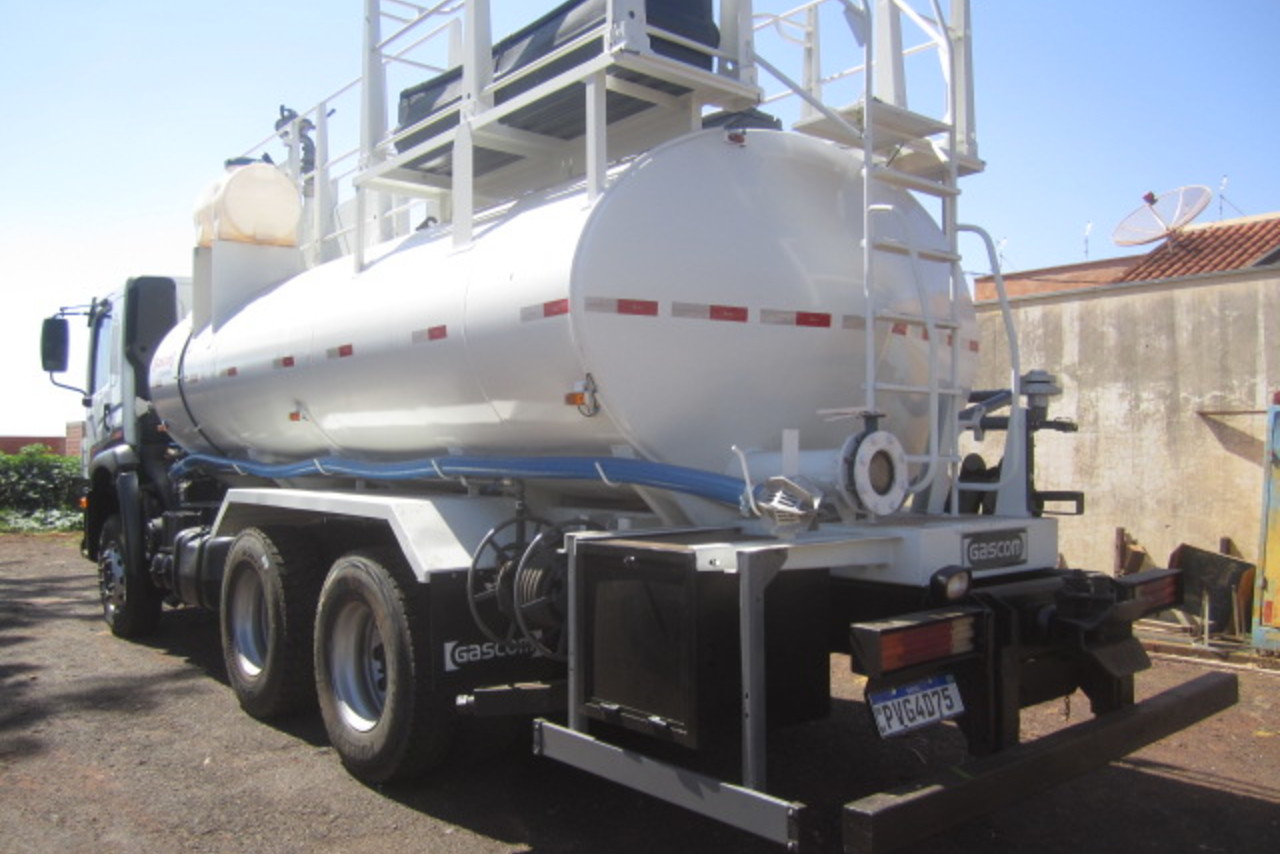 Volkswagen 31-330 E Constellation 6x4 - 14/15 4