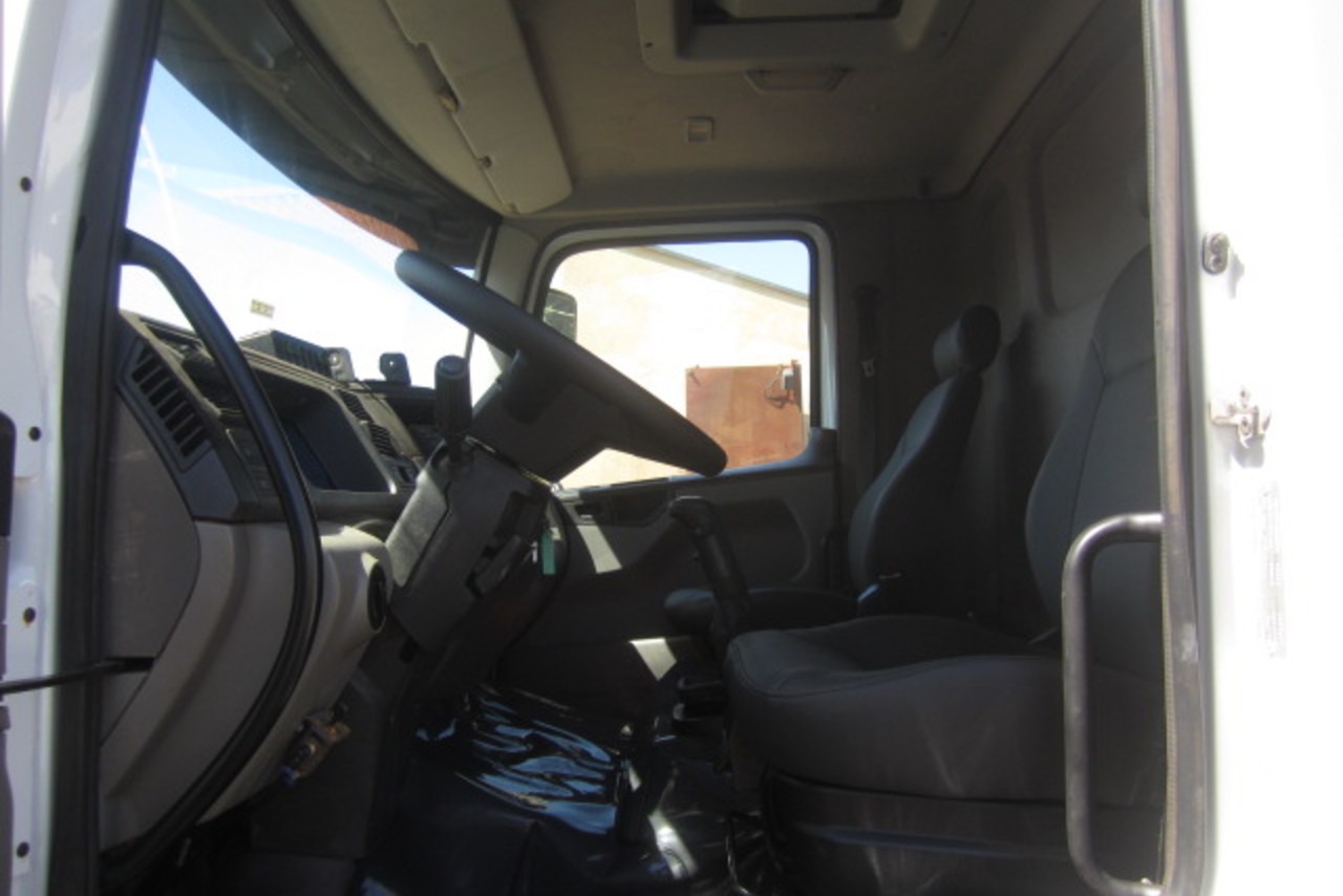 Volkswagen 31-330 E Constellation 6x4 - 14/15 9