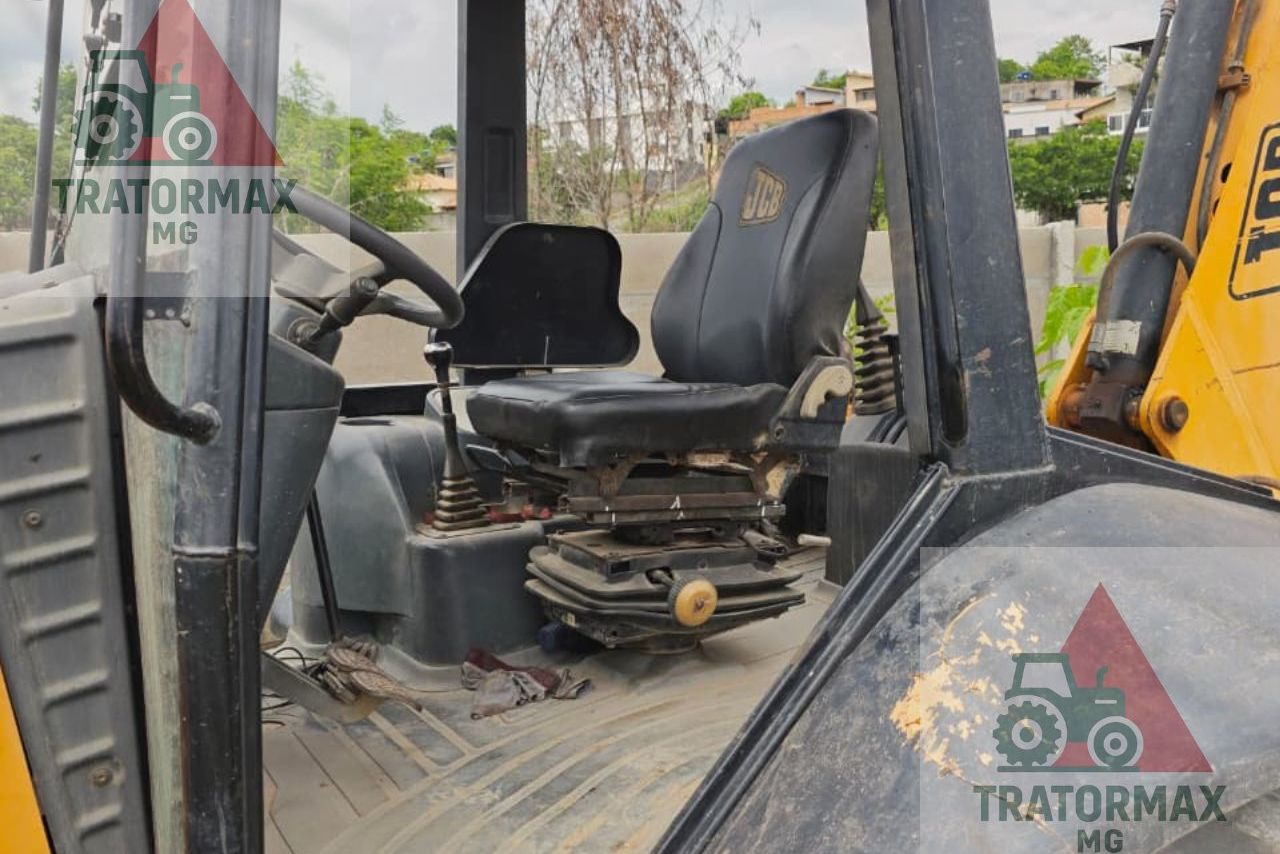 JCB 3C - 11/11 2