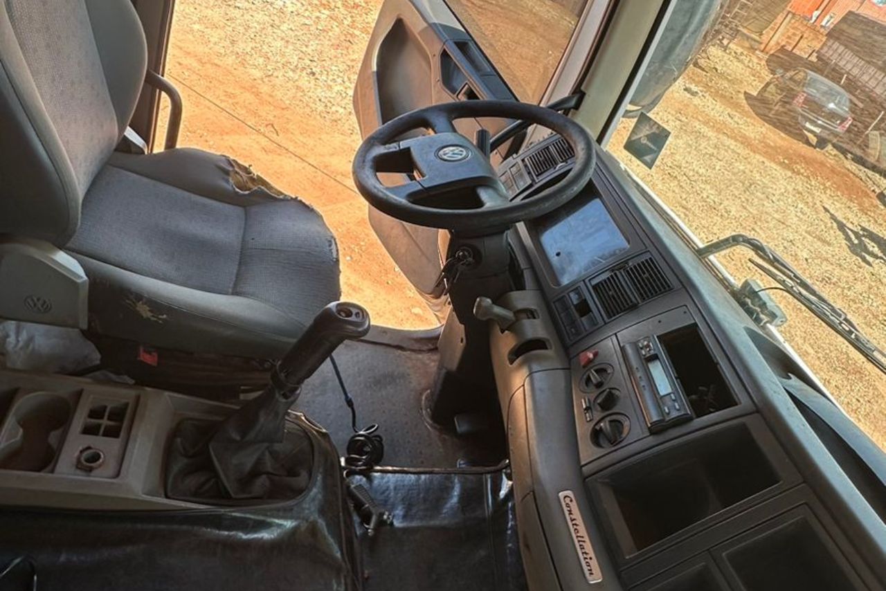 Volkswagen 24-250 E Constellation 3-Eixos - 11/11 7