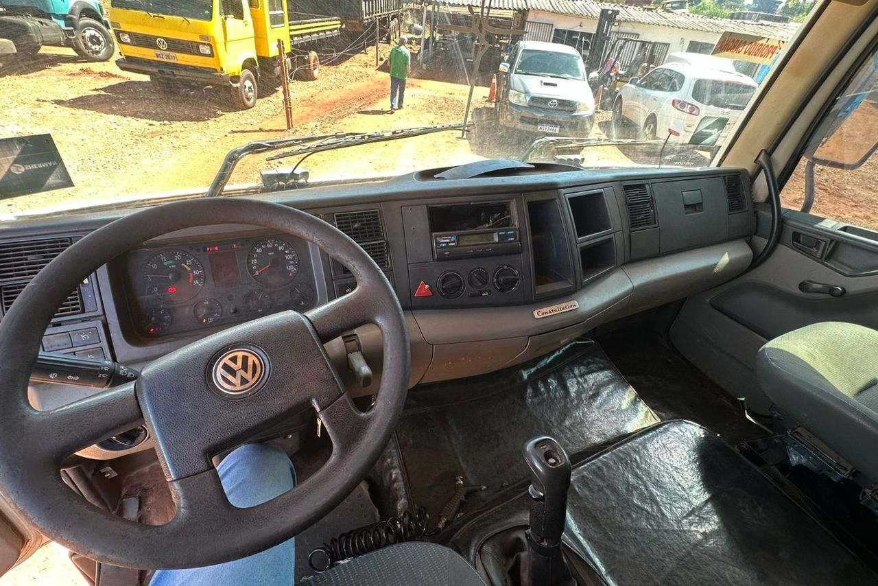 Volkswagen 24-250 E Constellation 3-Eixos - 11/11 8