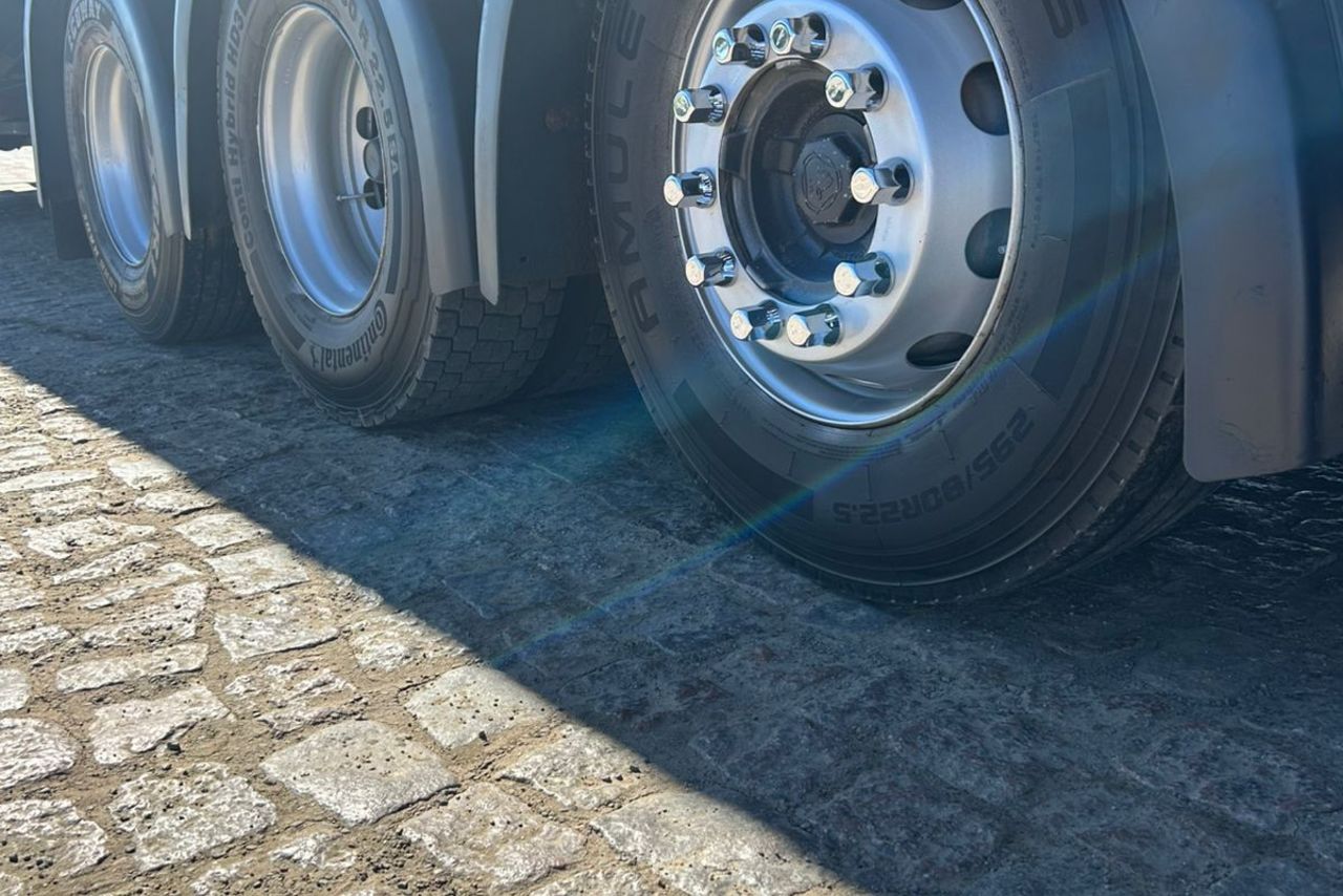 Scania 440 - 18/18 12