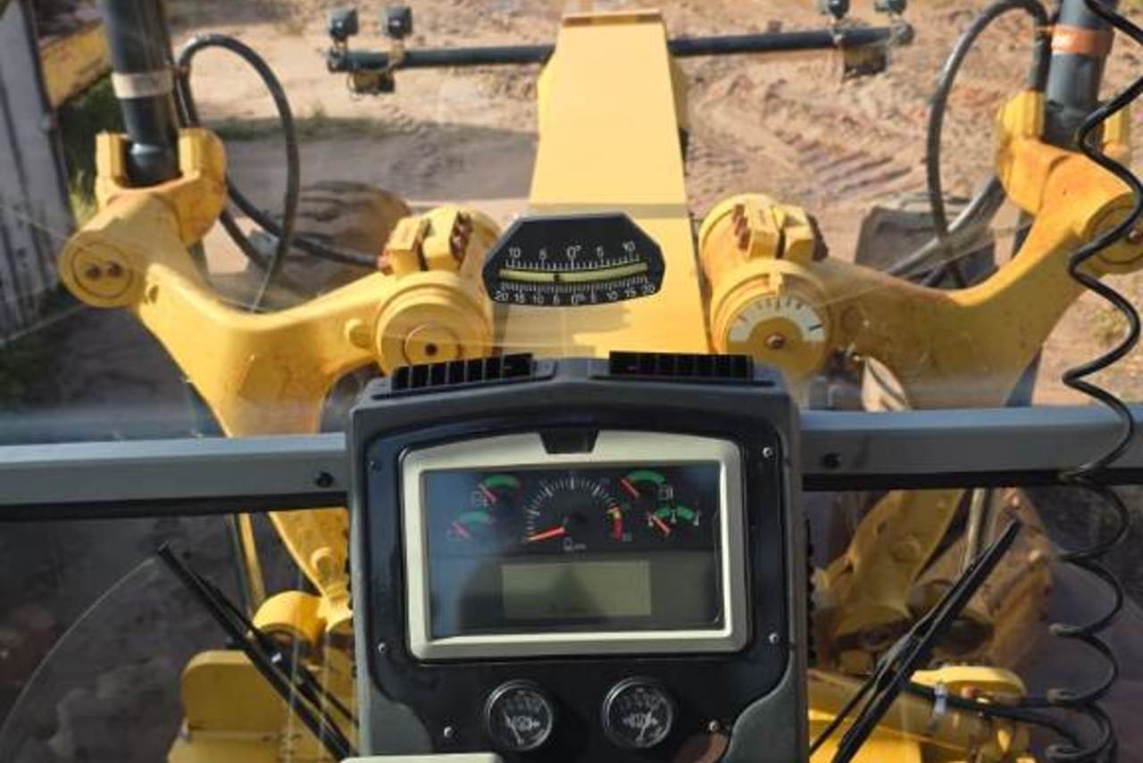 Caterpillar 140K - 18/18 4