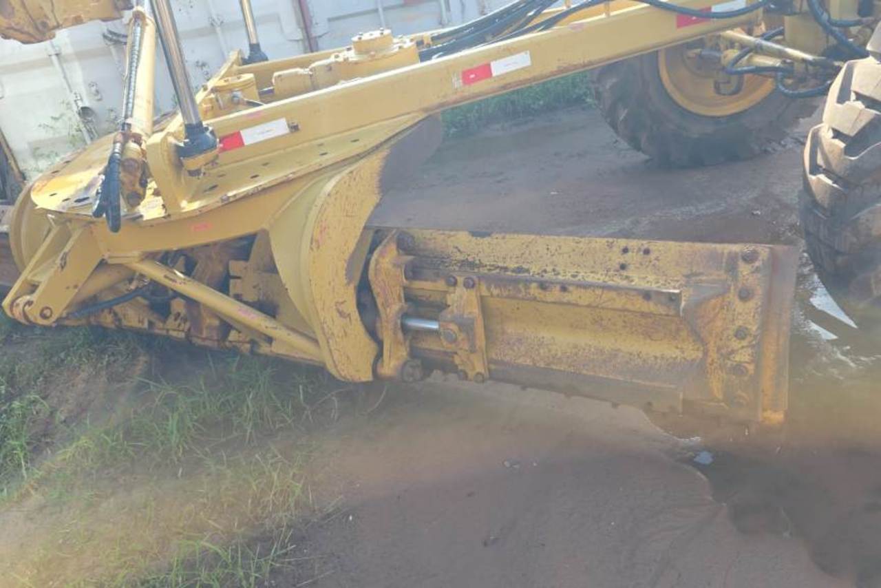 Caterpillar 140K - 18/18 12