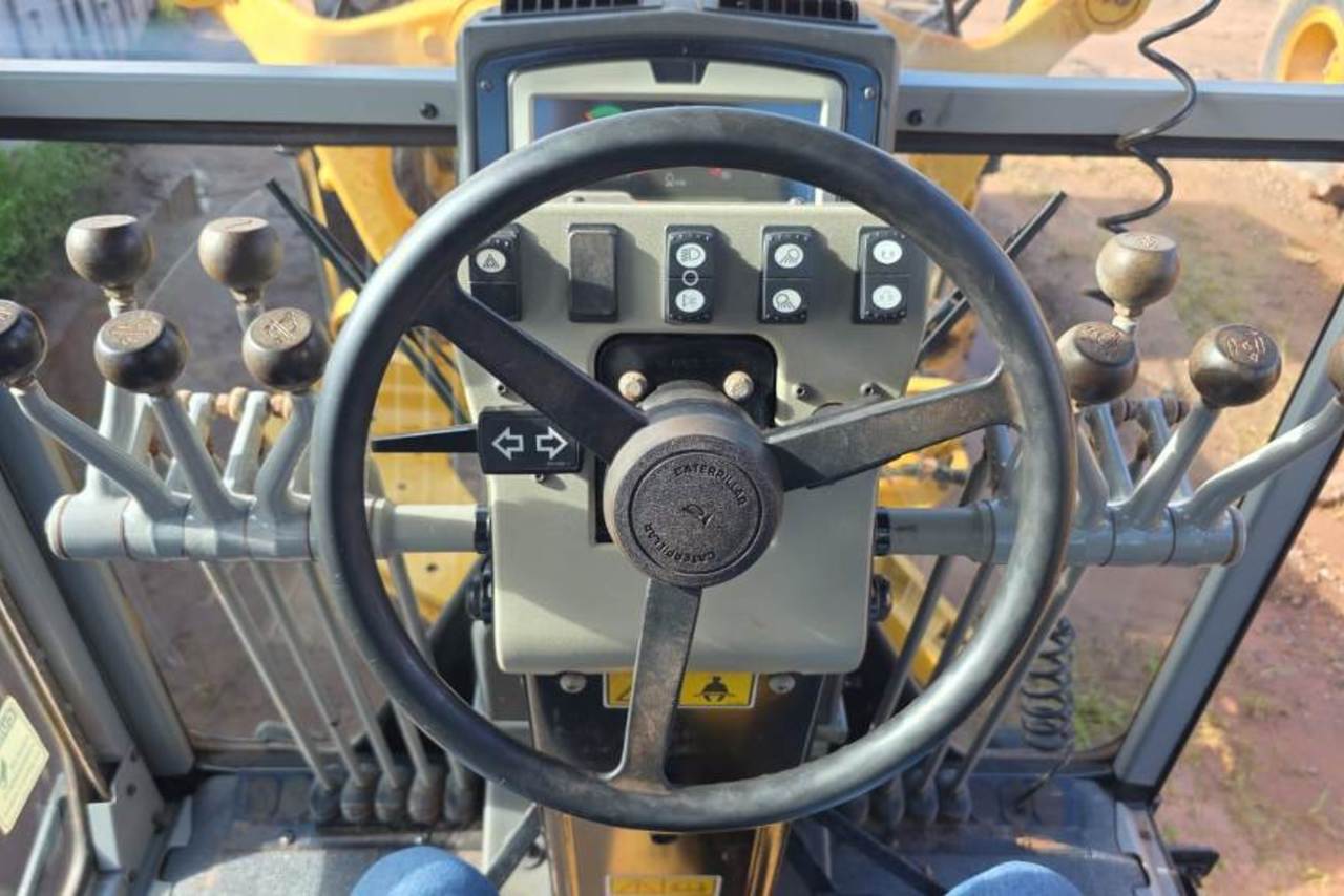 Caterpillar 140K - 18/18 17