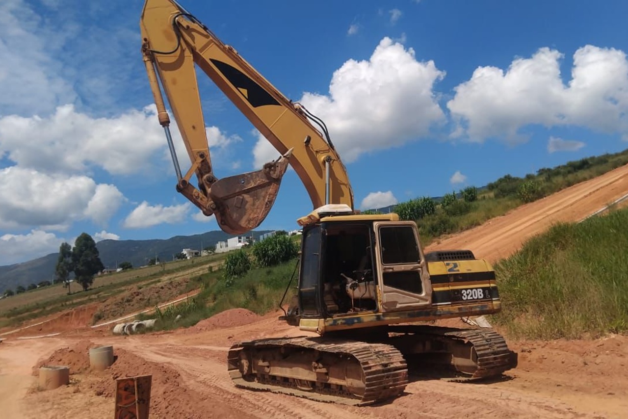 Caterpillar  320 - 98/98 2