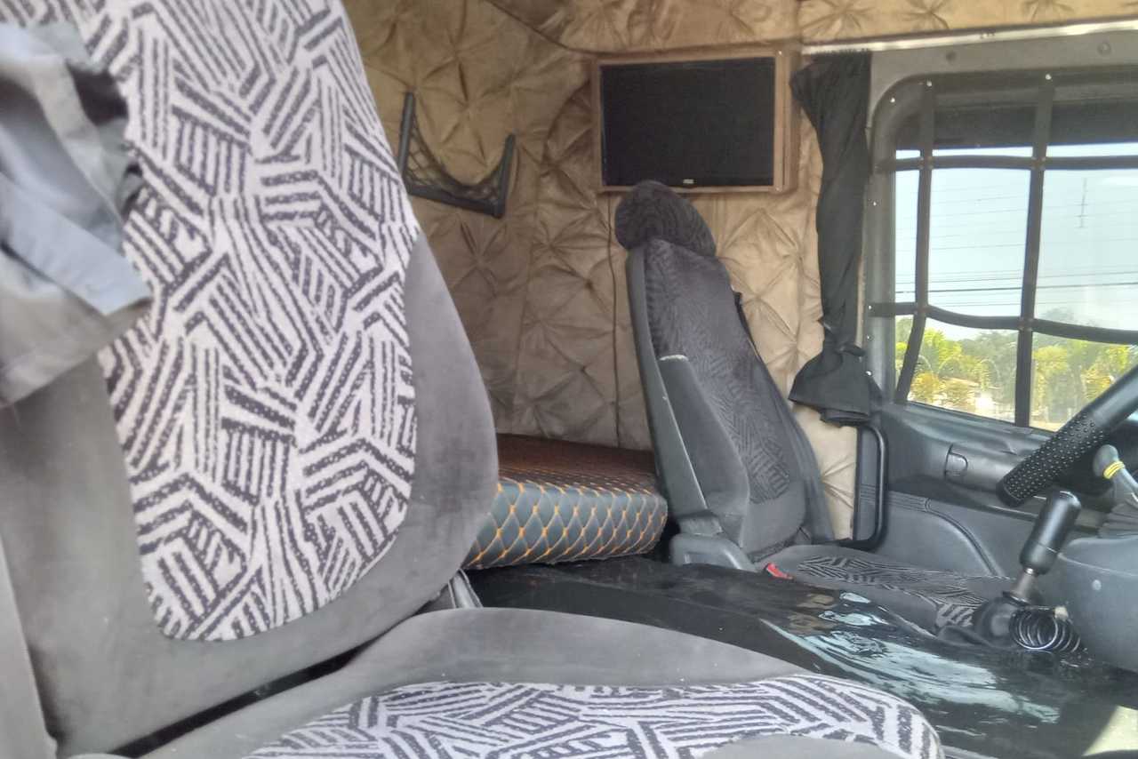 Scania 114 330 - 01/01 14