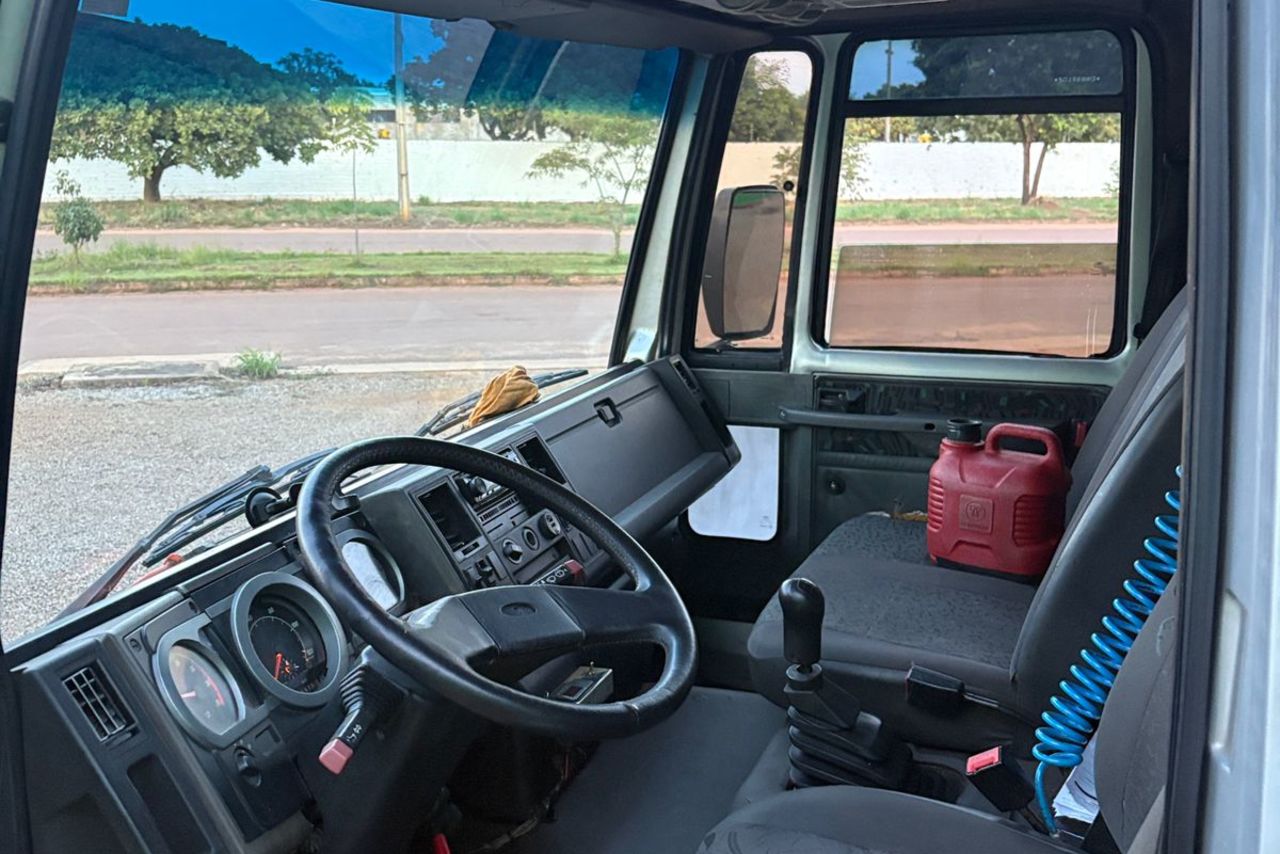 Ford Cargo815 - 11/12 3