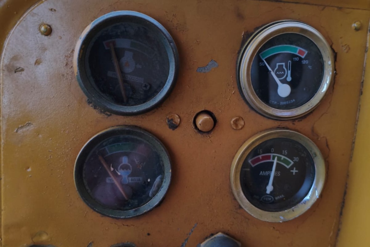 Caterpillar D4E - 82/82 7