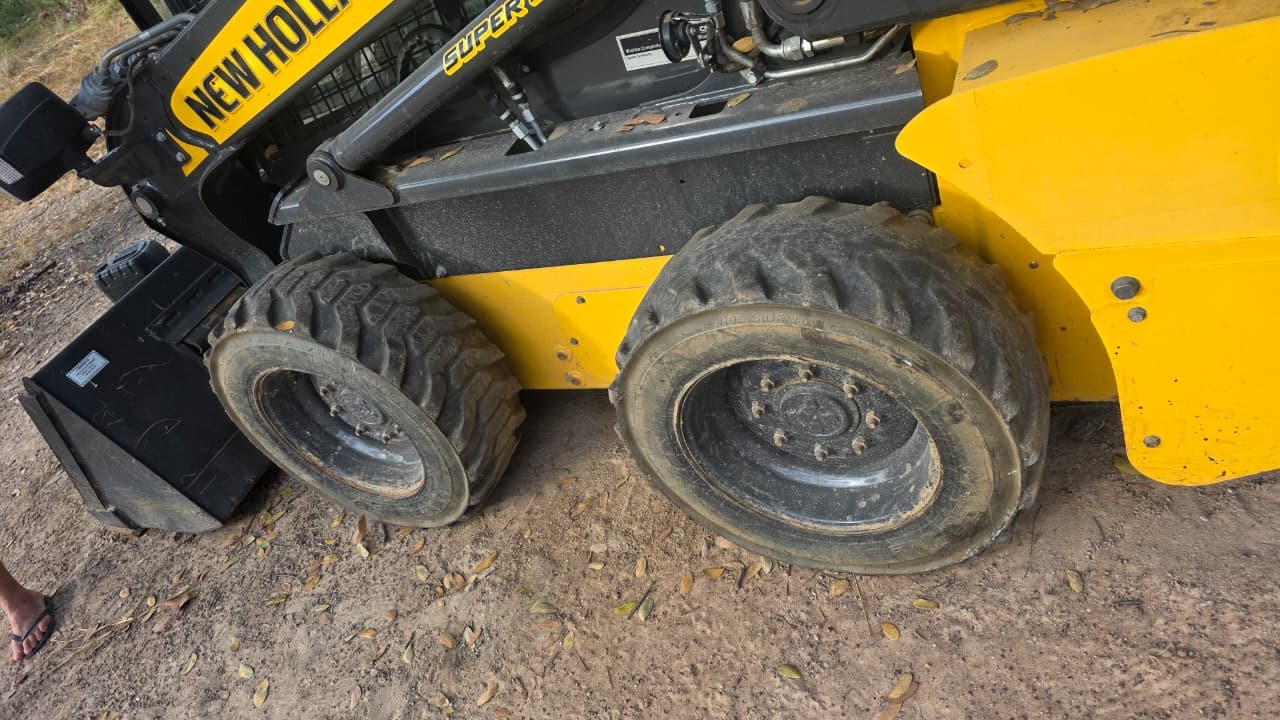 New Holland  L 318 - 23/23 8
