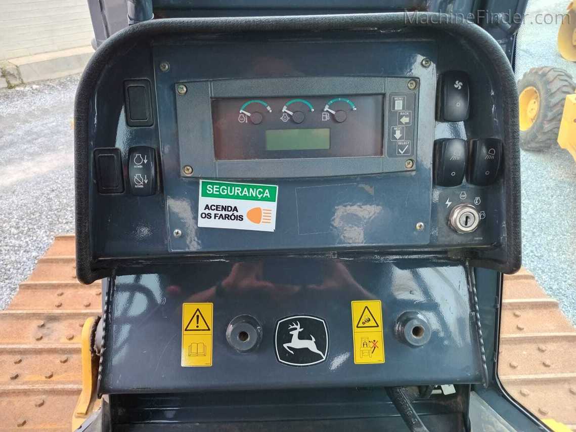 John Deere 700J - 22/22 8