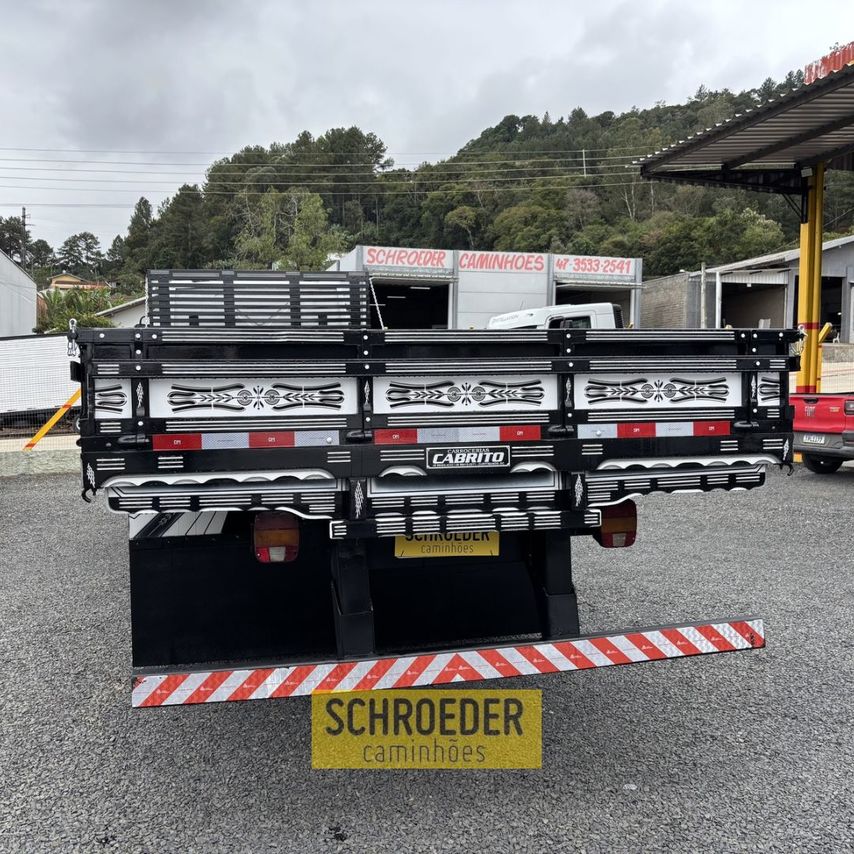 Ford Cargo1317 - 12 10