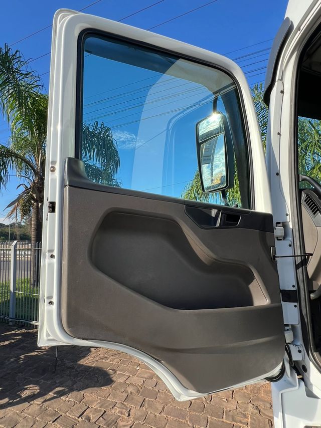 Volkswagen 25-360 6x2 Constellation - 13/13 14
