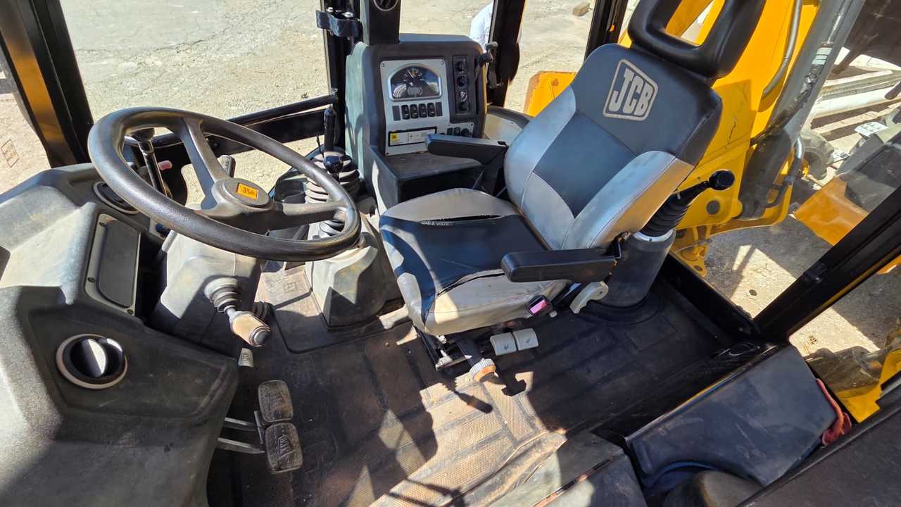 JCB 3CX - 20/20 4