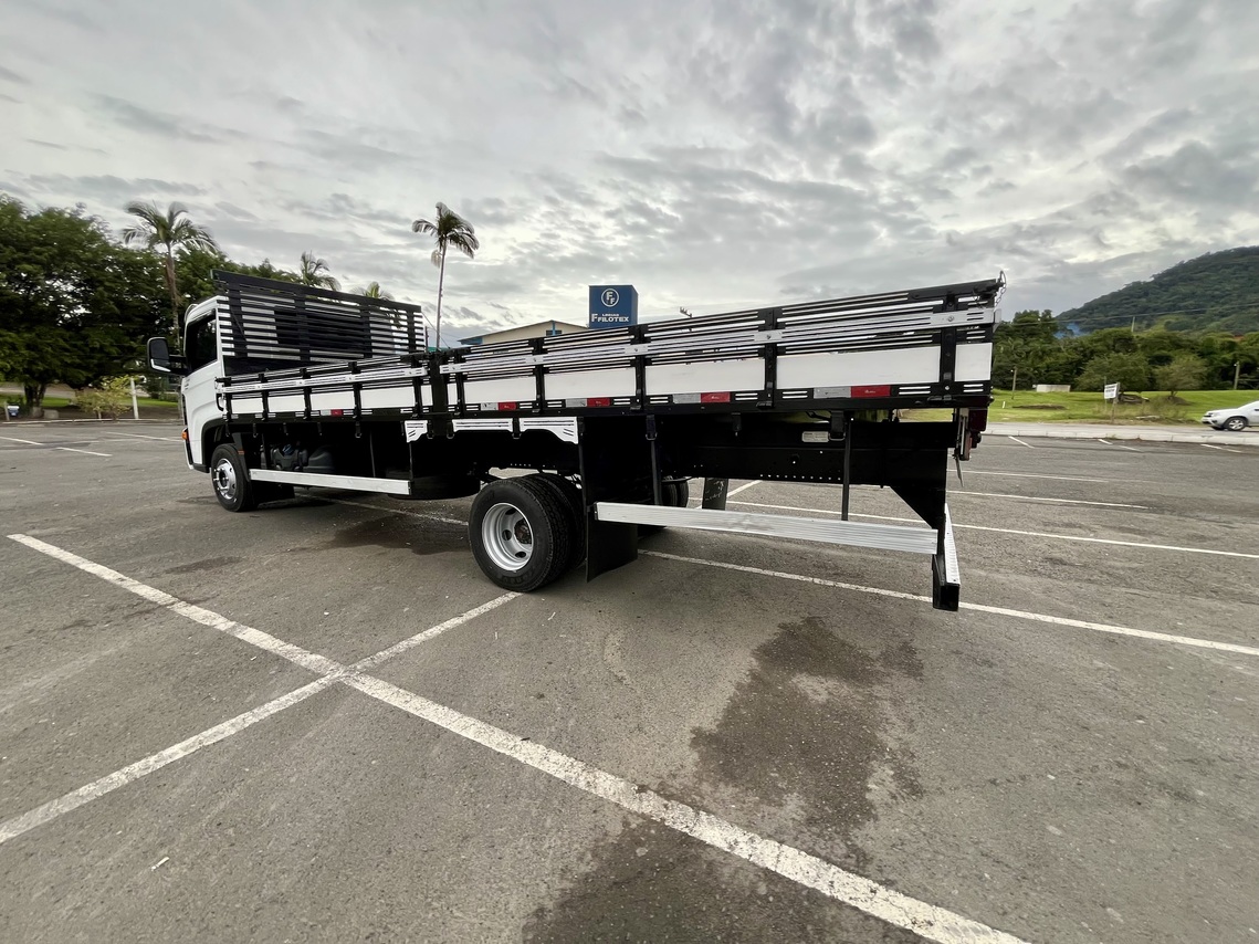 Volkswagen 11-180 Delivery  - 22/23 18