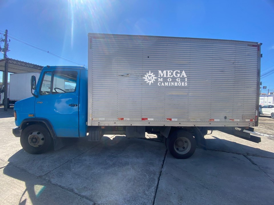 Mercedes Benz MB 710 - 02/02 3