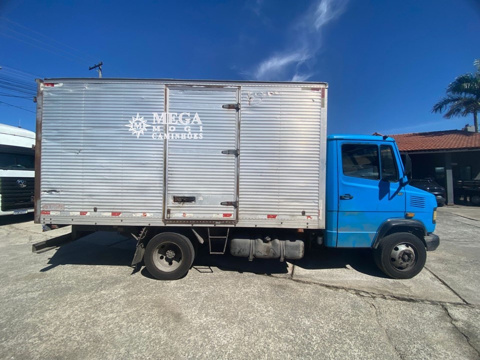 Mercedes Benz MB 710 - 02/02 18
