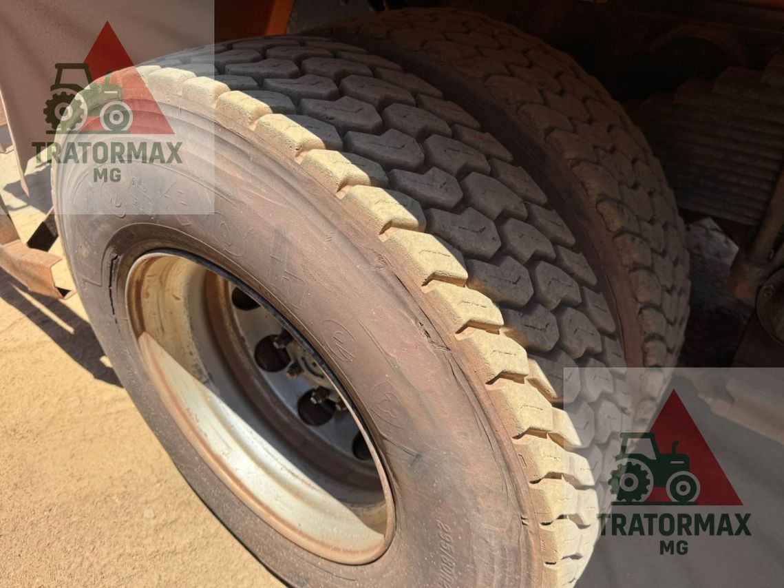 Volkswagen 31-280 E Constel. 6x4 - 17/17 2